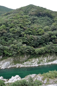 Río en el valle
